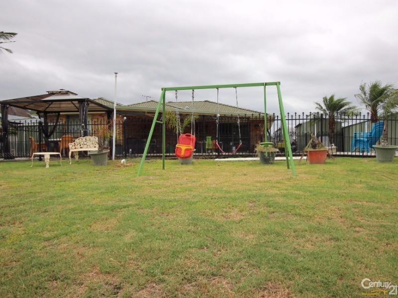 20 St Andrews Way, Fletcher NSW 2287