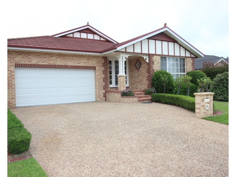 27 Araminta Chase, Cameron Park NSW 2285