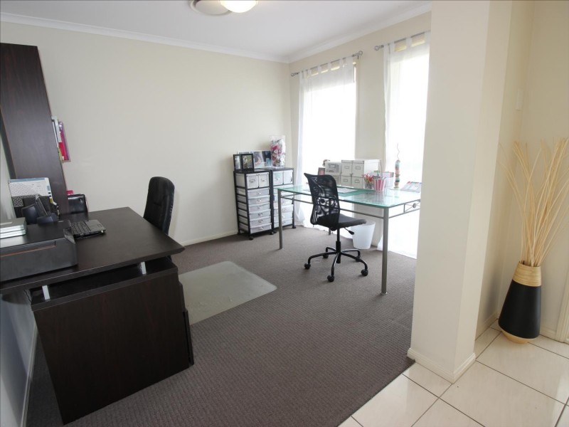 18 Dromedary Street, Cameron Park NSW 2285