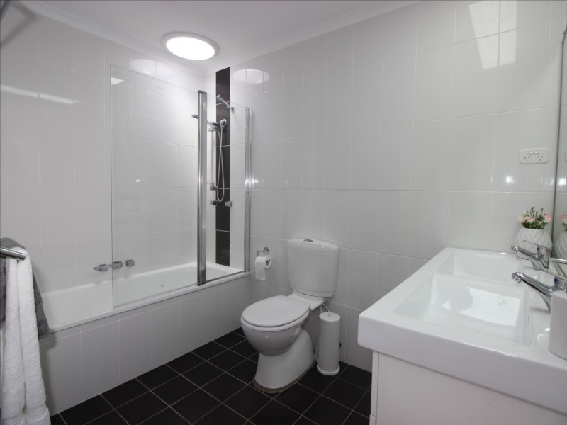 18 Dromedary Street, Cameron Park NSW 2285