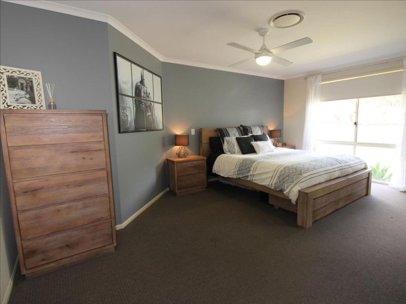 18 Dromedary Street, Cameron Park NSW 2285