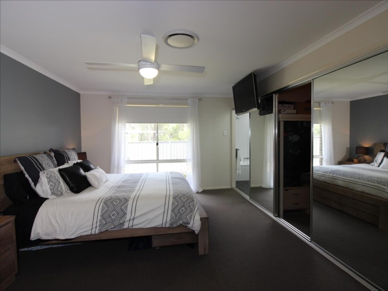 18 Dromedary Street, Cameron Park NSW 2285