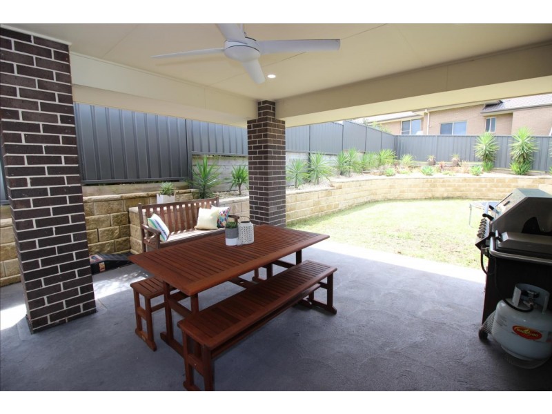 18 Dromedary Street, Cameron Park NSW 2285