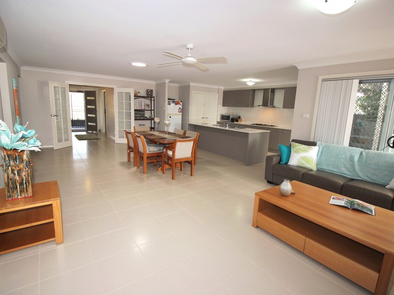 172 Northlakes Drive, Cameron Park NSW 2285