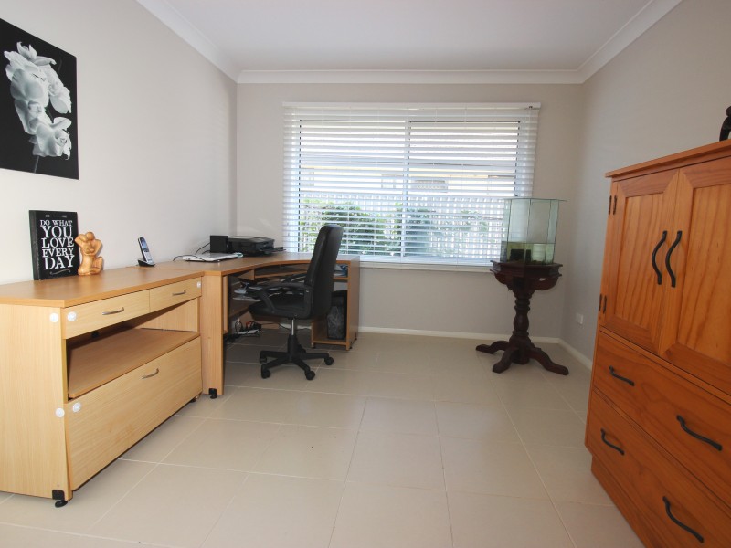 172 Northlakes Drive, Cameron Park NSW 2285