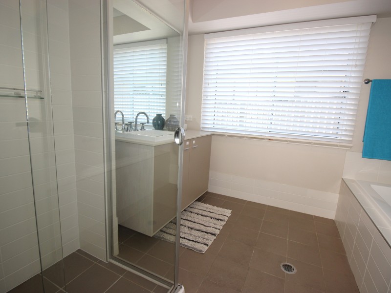 172 Northlakes Drive, Cameron Park NSW 2285