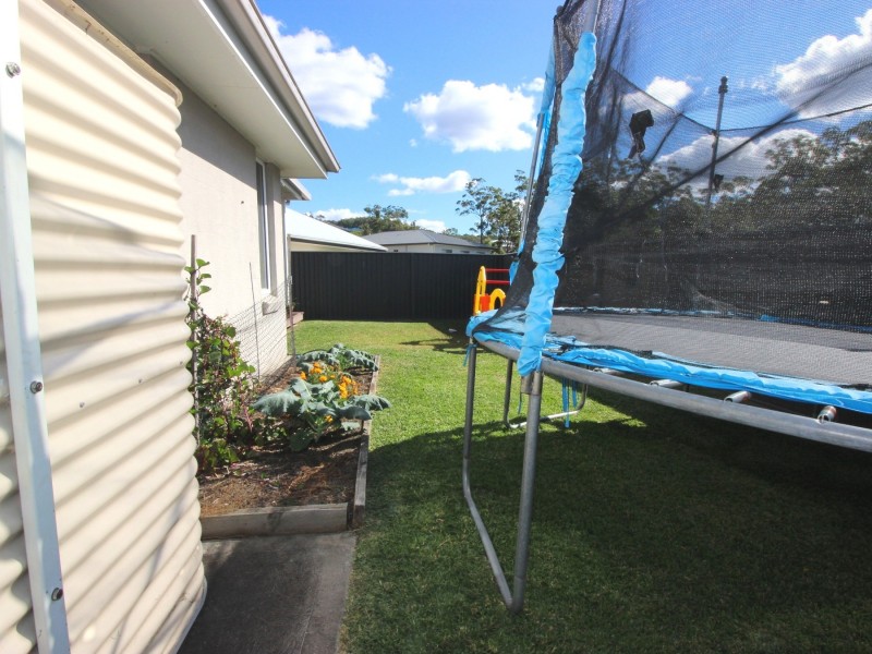 172 Northlakes Drive, Cameron Park NSW 2285