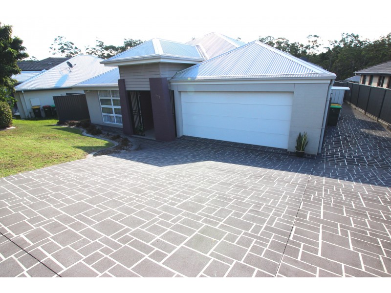 172 Northlakes Drive, Cameron Park NSW 2285