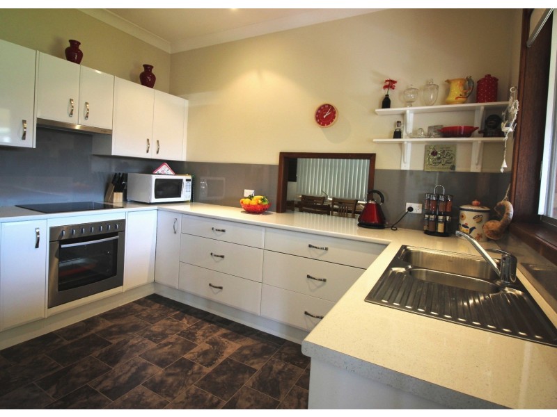 5 Bonarius Street, Edgeworth NSW 2285