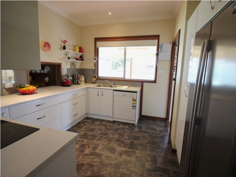 5 Bonarius Street, Edgeworth NSW 2285