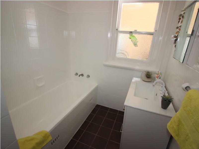 5 Bonarius Street, Edgeworth NSW 2285