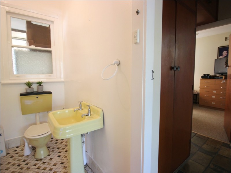 5 Bonarius Street, Edgeworth NSW 2285