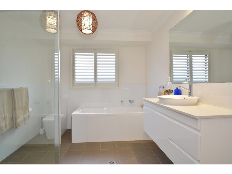 194 Northlakes Drive, Cameron Park NSW 2285