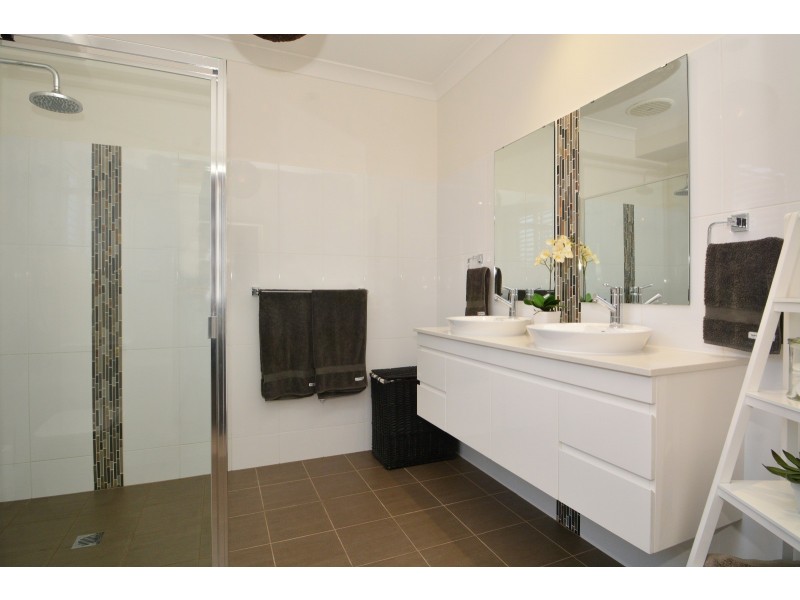 194 Northlakes Drive, Cameron Park NSW 2285