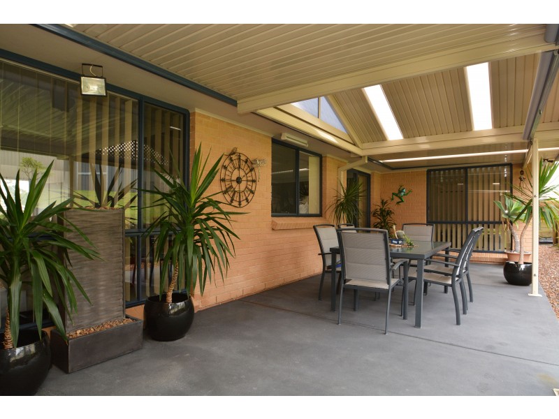 7 Juliana Cove, Cameron Park NSW 2285