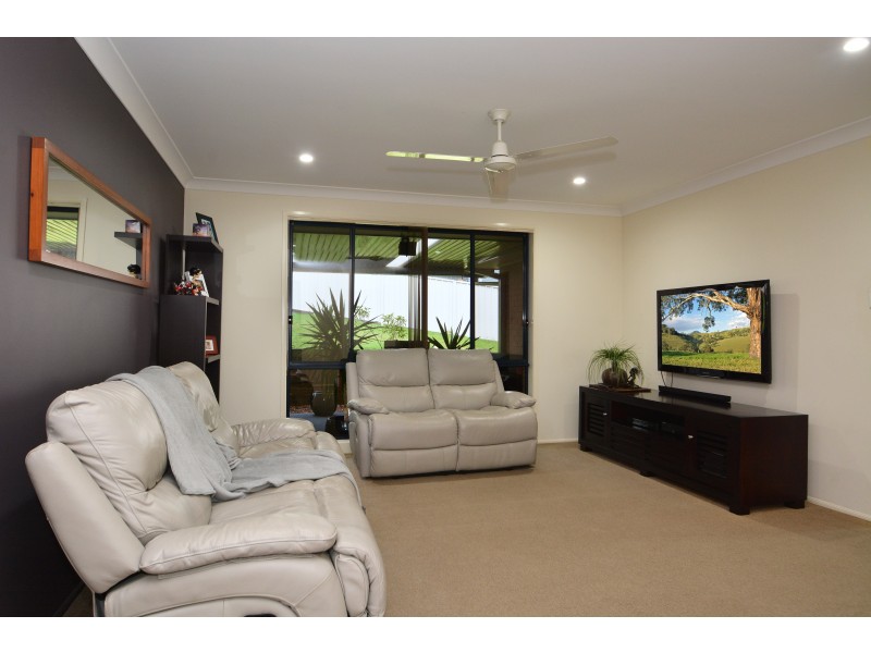 7 Juliana Cove, Cameron Park NSW 2285