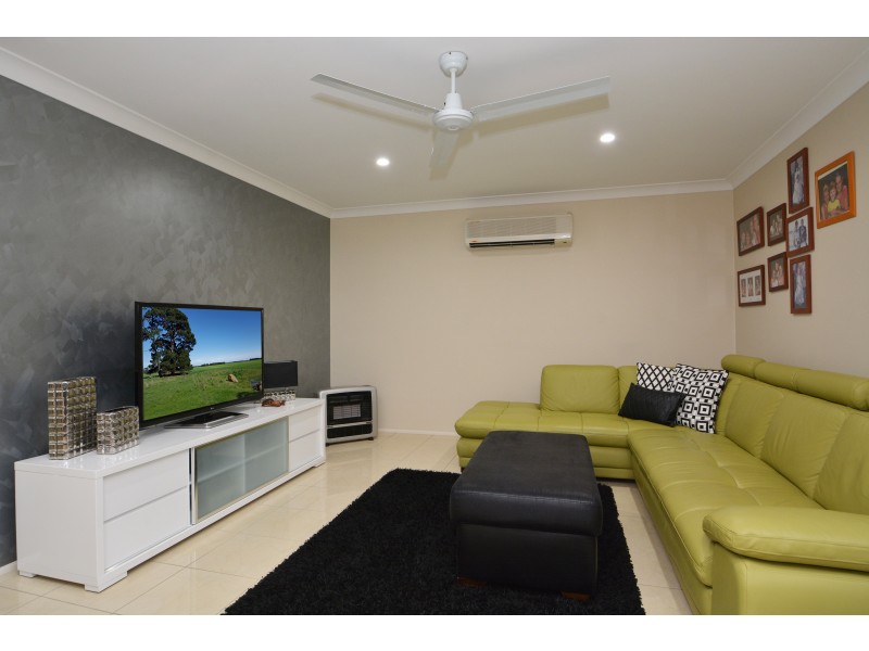 7 Juliana Cove, Cameron Park NSW 2285