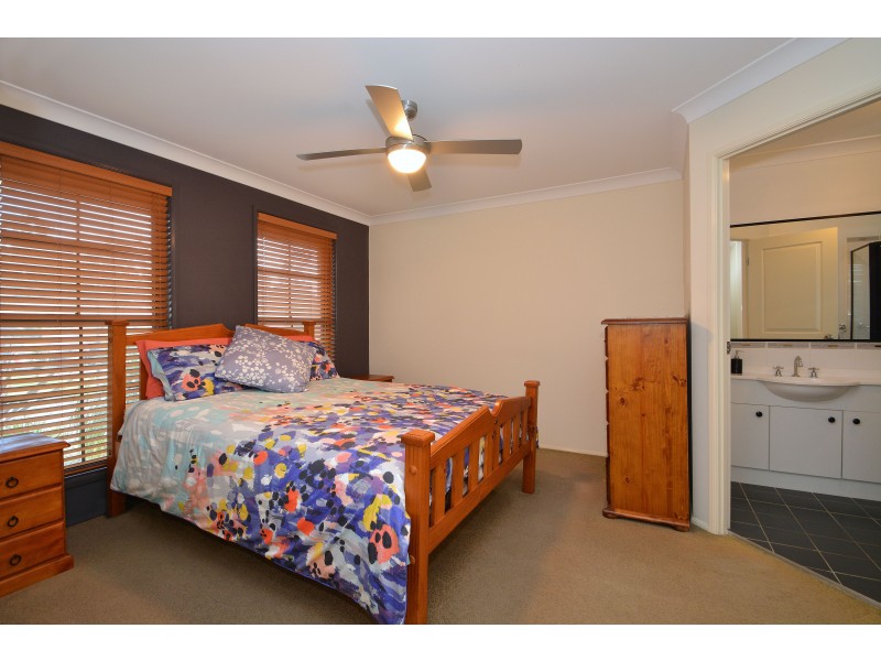 7 Juliana Cove, Cameron Park NSW 2285