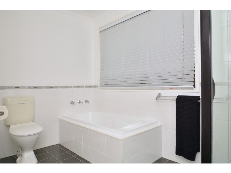 7 Juliana Cove, Cameron Park NSW 2285