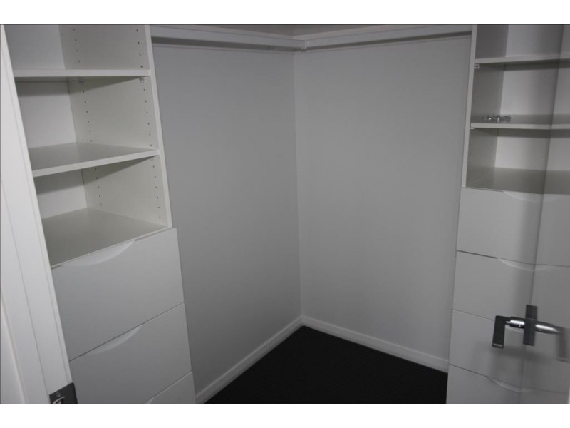 1 Kuraman Close, Macquarie Hills NSW 2285