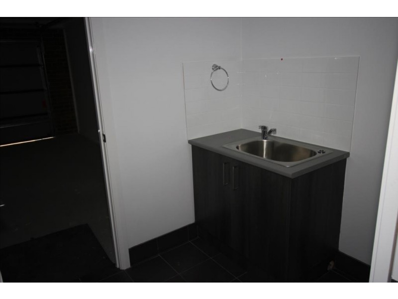 1 Kuraman Close, Macquarie Hills NSW 2285