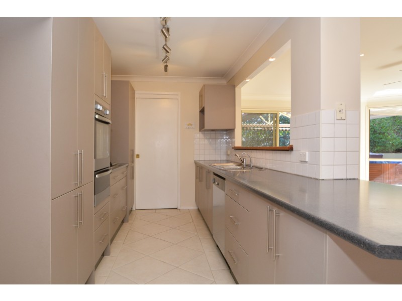 2 Springvale Circuit, Cameron Park NSW 2285