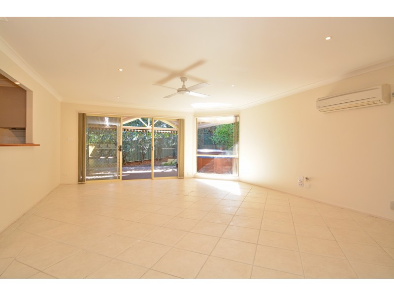 2 Springvale Circuit, Cameron Park NSW 2285