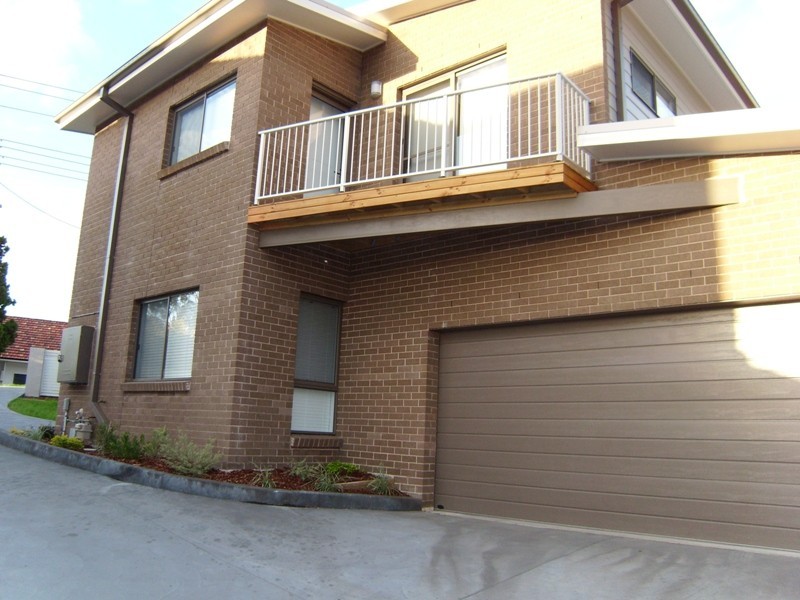 1/8 Bayview Street, Warners Bay NSW 2282