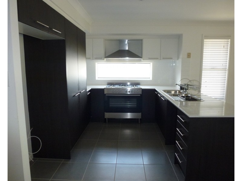 11 Nithsdle Street, Cameron Park NSW 2285