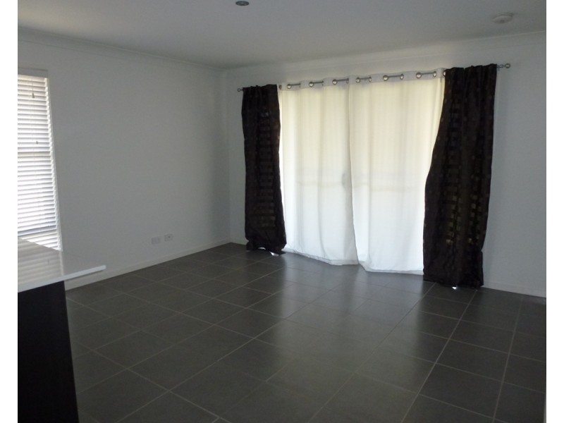 11 Nithsdle Street, Cameron Park NSW 2285