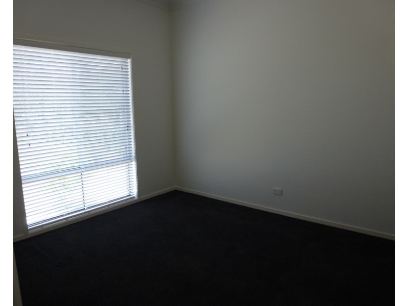 11 Nithsdle Street, Cameron Park NSW 2285