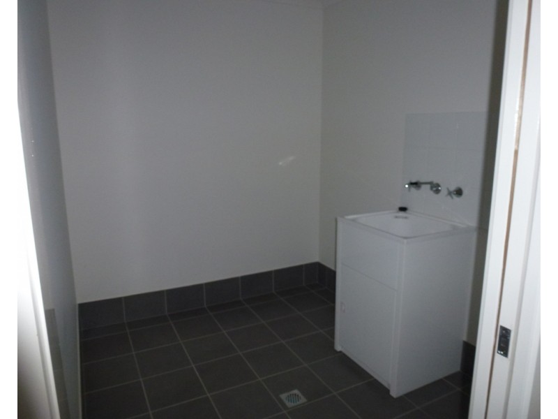 11 Nithsdle Street, Cameron Park NSW 2285