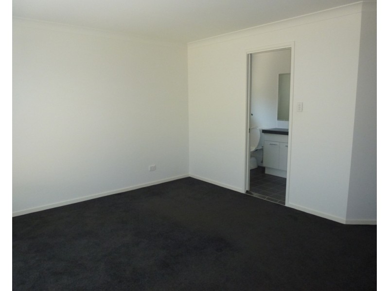 11 Nithsdle Street, Cameron Park NSW 2285