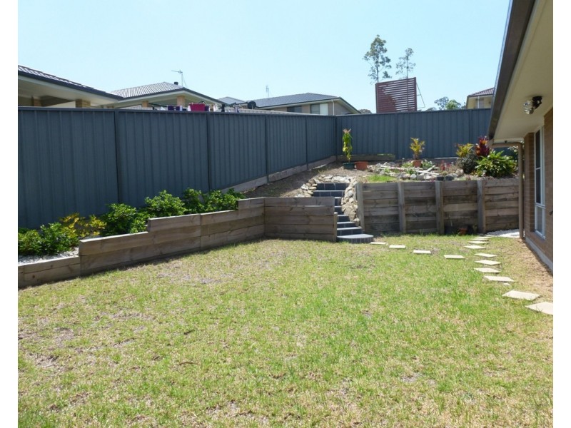 11 Nithsdle Street, Cameron Park NSW 2285