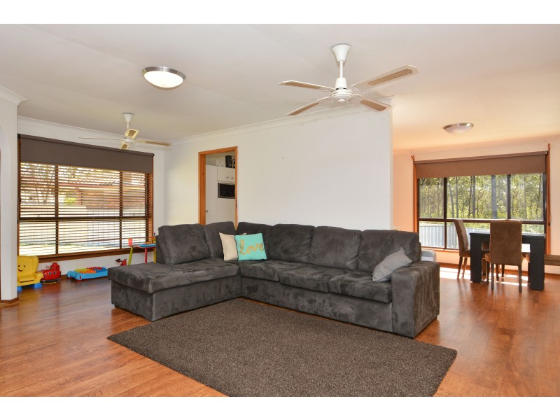 2 Burns Close, Thornton NSW 2322