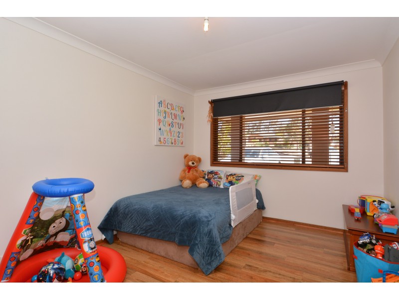 2 Burns Close, Thornton NSW 2322