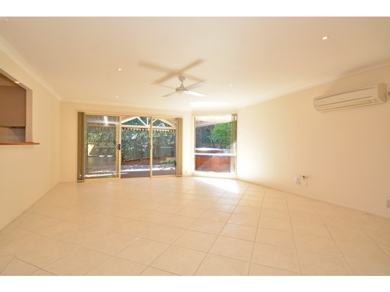 2 Springvale Circuit, Cameron Park NSW 2285