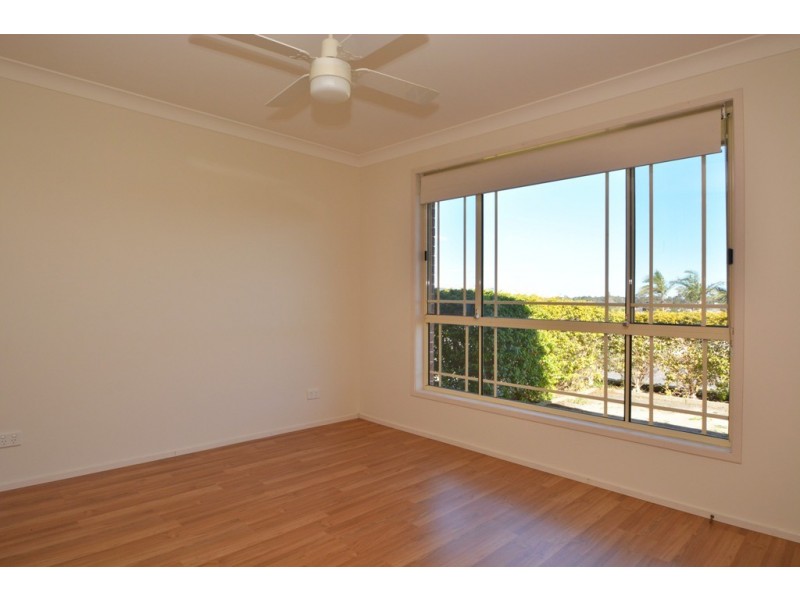 2 Springvale Circuit, Cameron Park NSW 2285