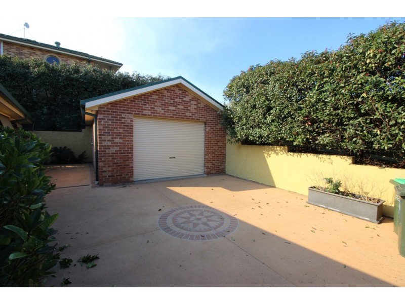 2 Springvale Circuit, Cameron Park NSW 2285