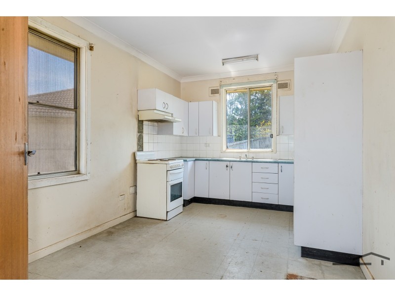 302 Lake Road, Glendale NSW 2285