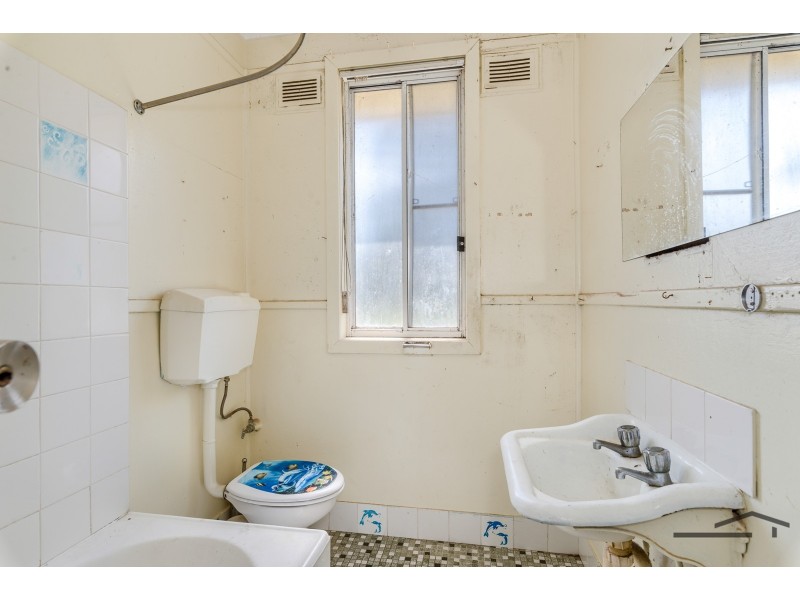 302 Lake Road, Glendale NSW 2285