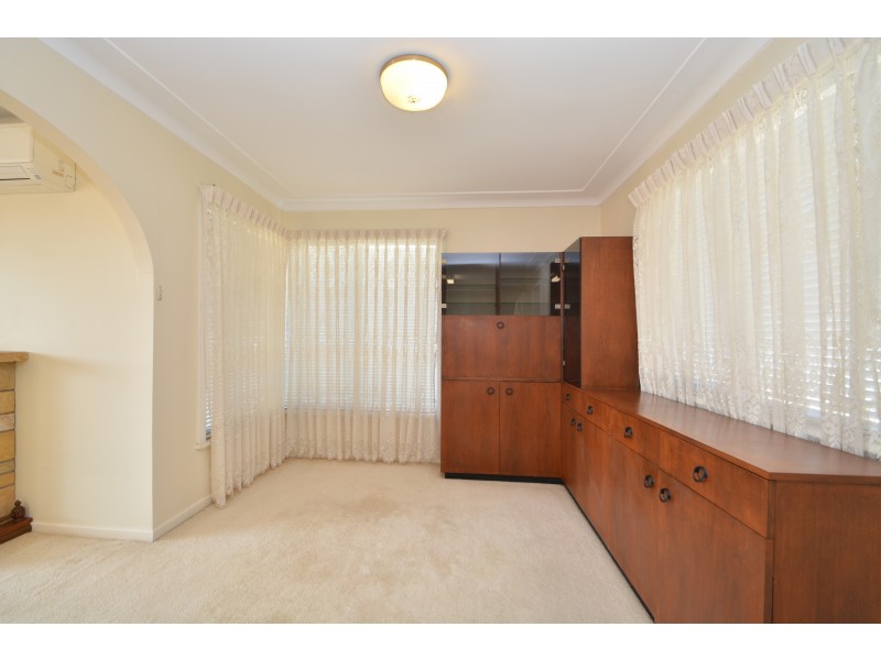 4 Weatherley Street, Booragul NSW 2284