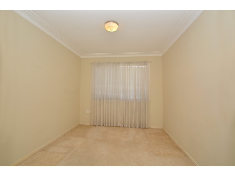 4 Weatherley Street, Booragul NSW 2284