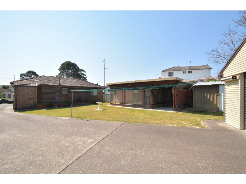 4 Weatherley Street, Booragul NSW 2284
