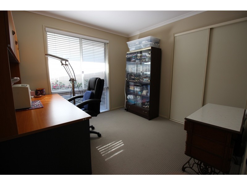 20 Billabong Drive, Cameron Park NSW 2285
