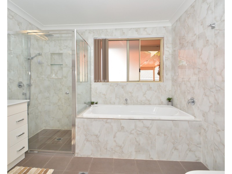 6 Bracken Close, Cameron Park NSW 2285