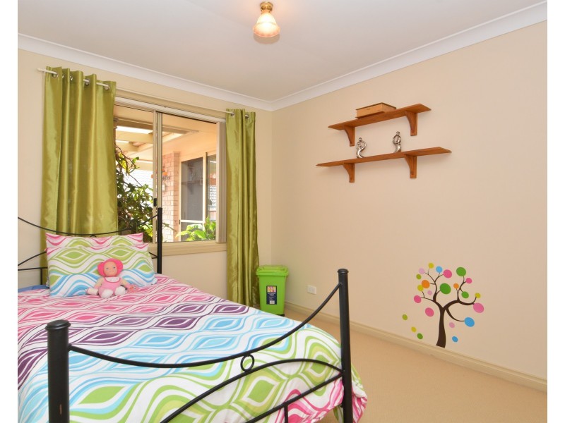 6 Bracken Close, Cameron Park NSW 2285