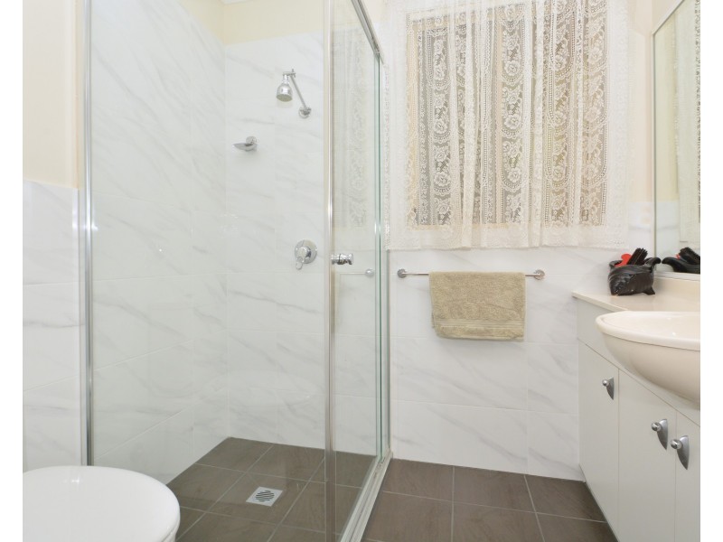 6 Bracken Close, Cameron Park NSW 2285