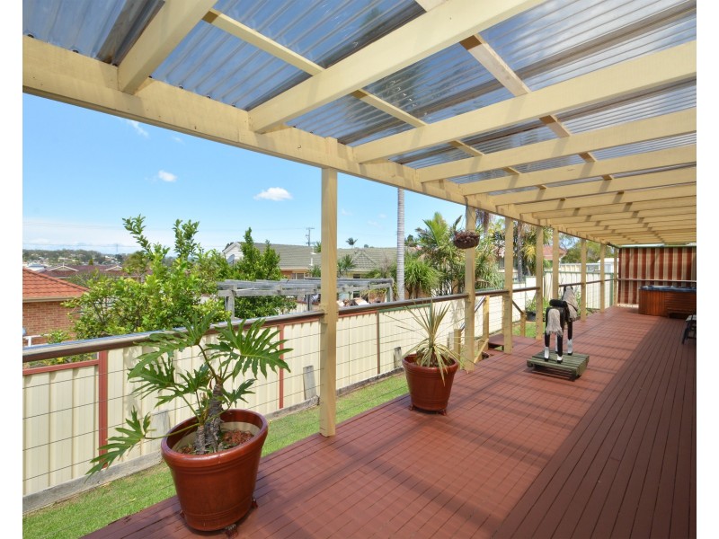 6 Bracken Close, Cameron Park NSW 2285
