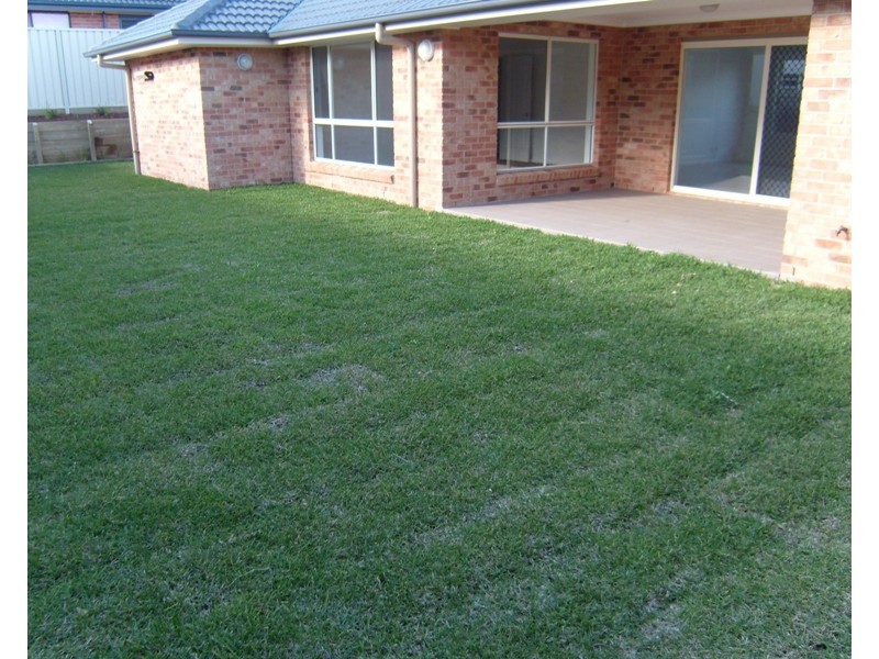 4 Quartz Place, Cameron Park NSW 2285